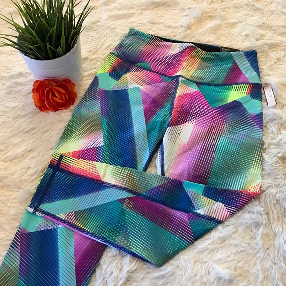 ❌DONATED❌ VSX Knockout Capri Workout Leggings - Picture 2 of 3